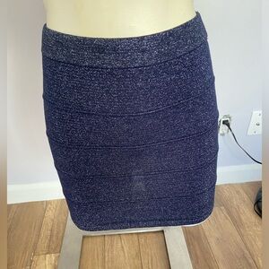 Short navy blue skirt with metallic effect 🌀